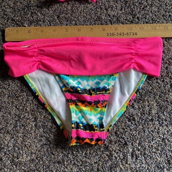 Delia’s Colorful Pink Print Bikini NEW - Picture 4 of 7